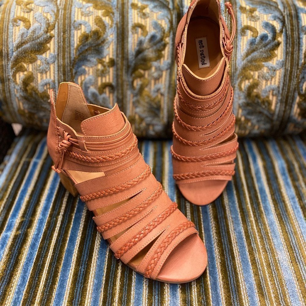 🛍️ NEW Not Rated Ladies CULLIE Blush Heeled Sandal size 10